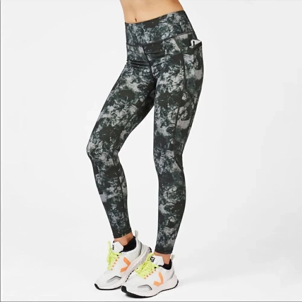 Sweaty Betty Zero Gravity Full Length 27” Leggings in Green/Gray